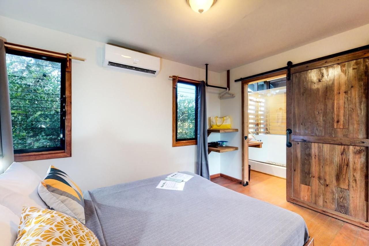 Inn The Trees Cabanas Placencia Bagian luar foto
